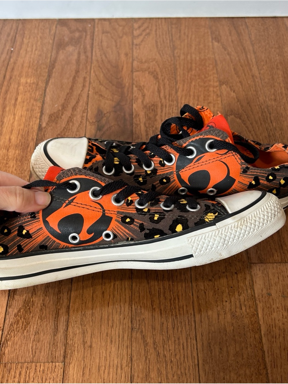 Converse Thundercats Cheetara Sneakers Shoes Women’s Size 7.5 Black Orange - Picture 10 of 11